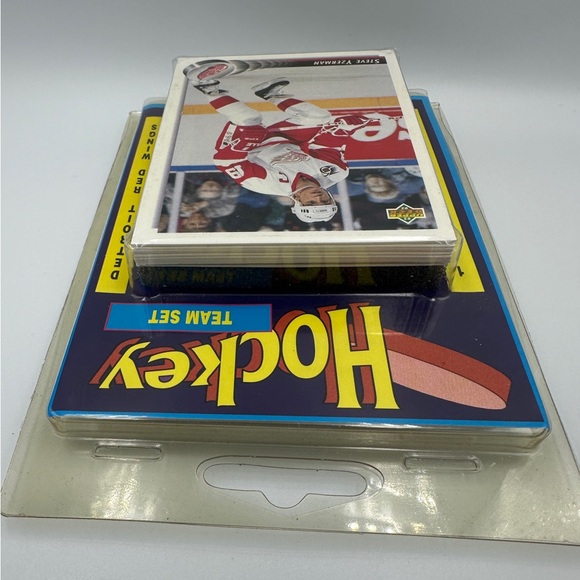 1992-93 UPPER DECK DETROIT RED WINGS TEAM SET, - NHL Hockey Cards NIP - Picture 3 of 7